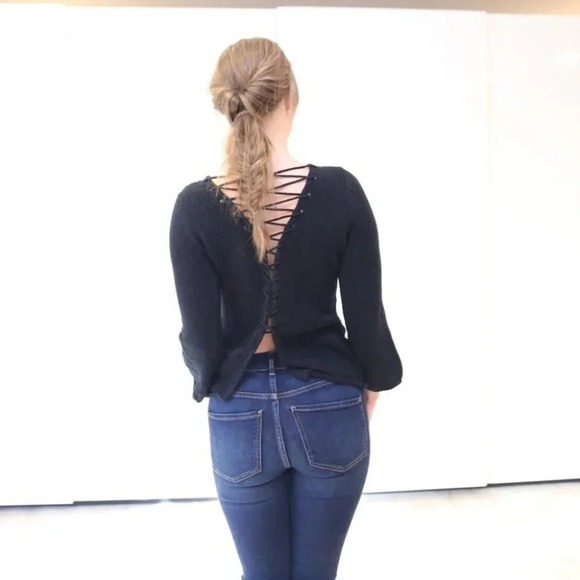 Lace up back sweater - Picture 6 of 10